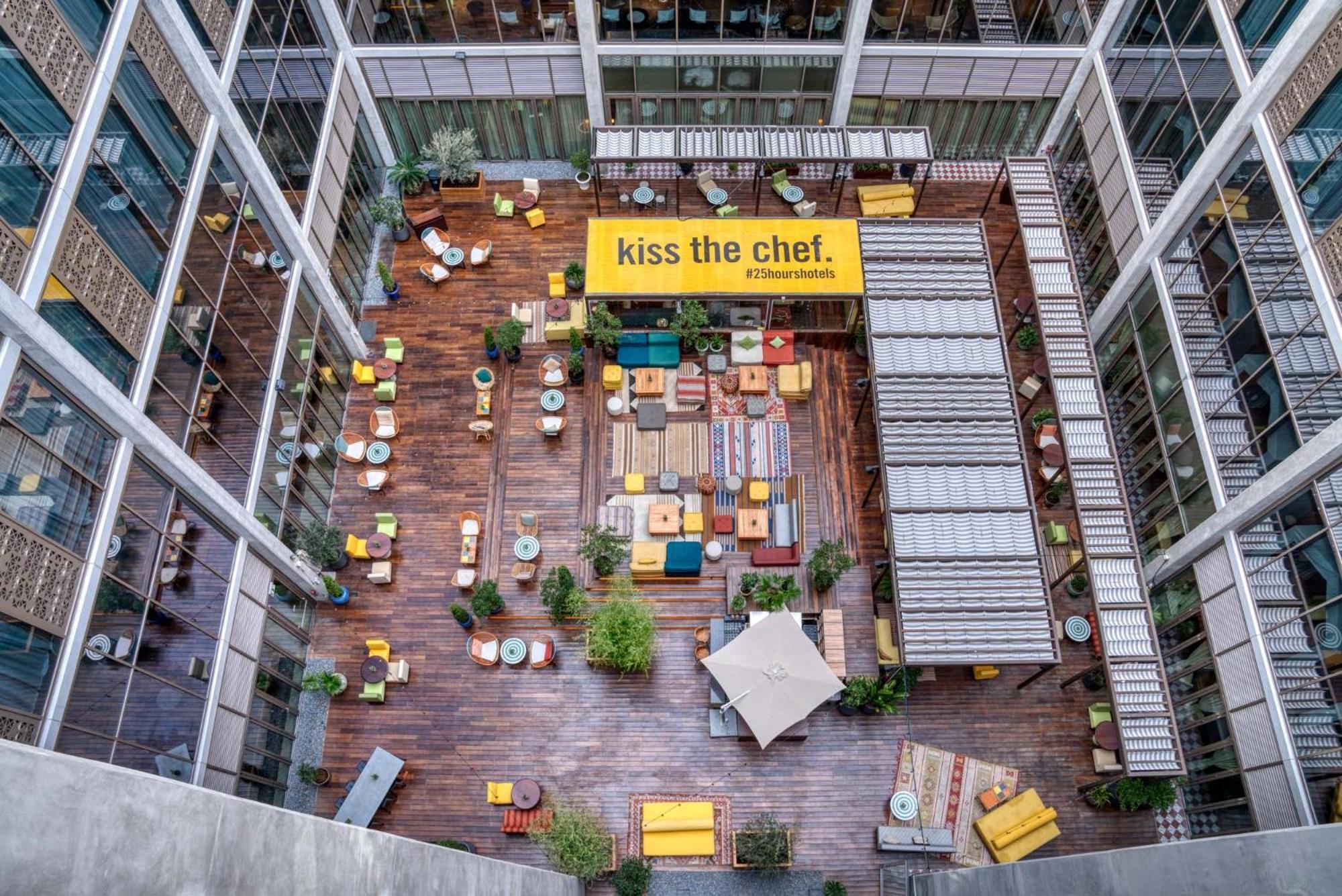 25Hours Hotel Dubai One Central 外观 照片 The atrium of the new building