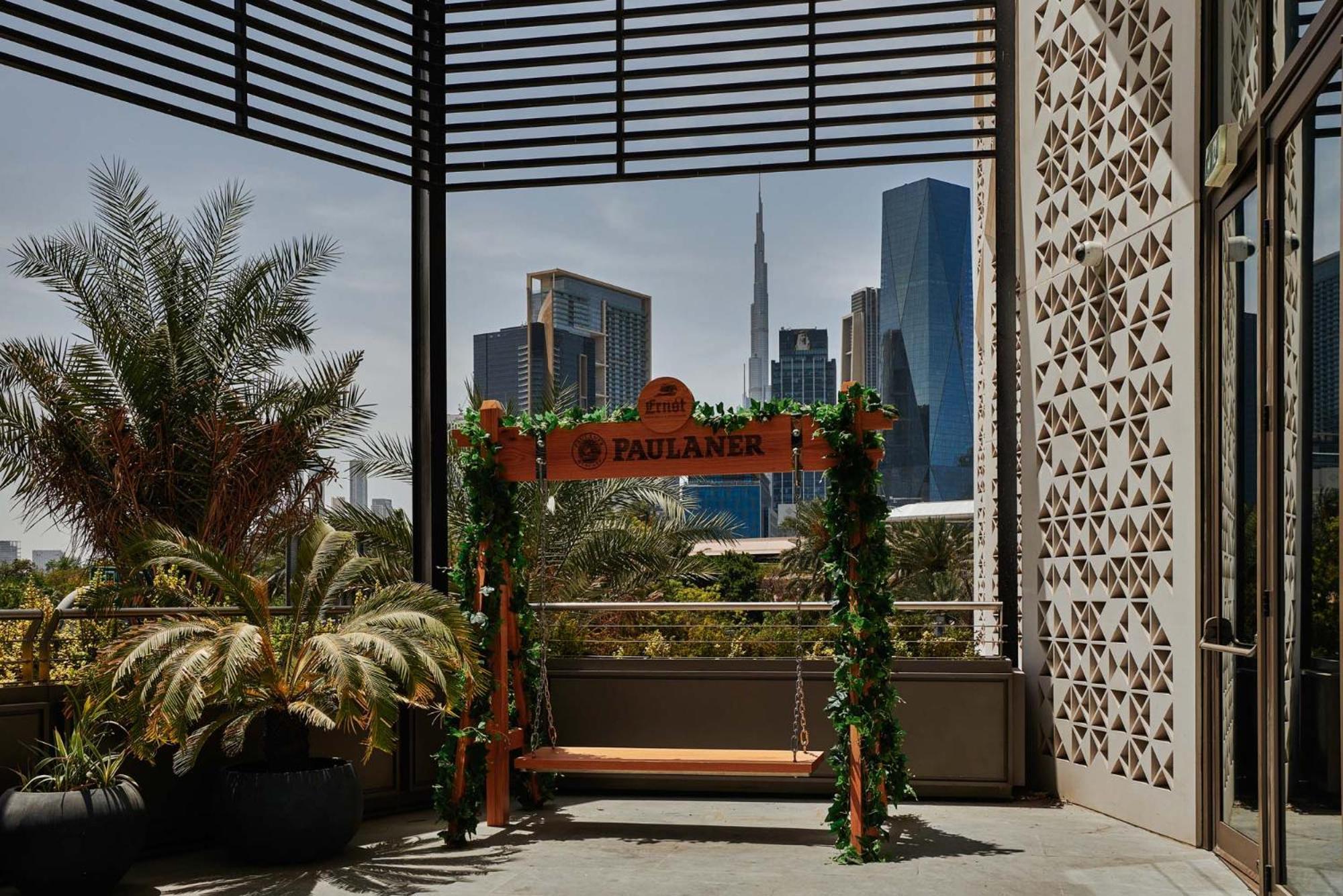 25Hours Hotel Dubai One Central 外观 照片 The swing at the top of the building